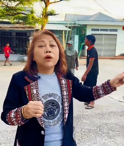 Hình ảnh Siu Black nói chuyện vui đùa tự nhiên, phần nào cho thấy tín hiệu tích cực trong quá trình hồi phục sức khỏe.