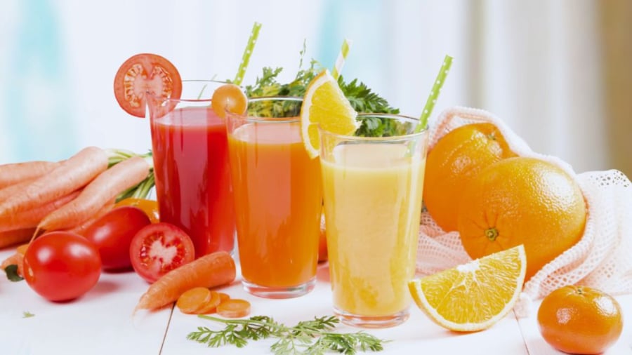 Nước ép trái cây chứa nhiều vitamin và khoáng chất nhưng gần như không chứa chất xơ. Nó có thể làm đường huyết tăng nhanh.
