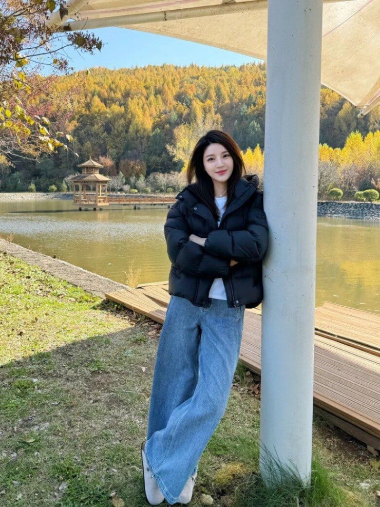 iểu quần này giúp cân bằng độ dày của áo phao, mang lại vẻ ngoài gọn gàng, năng động nhưng không kém phần thanh lịch. 