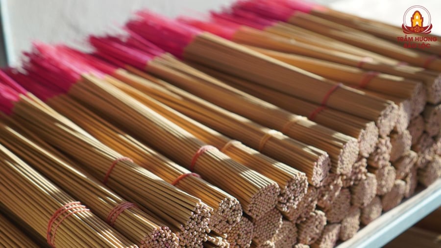Chú ý thờ cúng cần sự thanh tịnh trang nghiêm nên hãy chú trọng hương sạch tự nhiên hơn là cuốn tàn giả tạo
