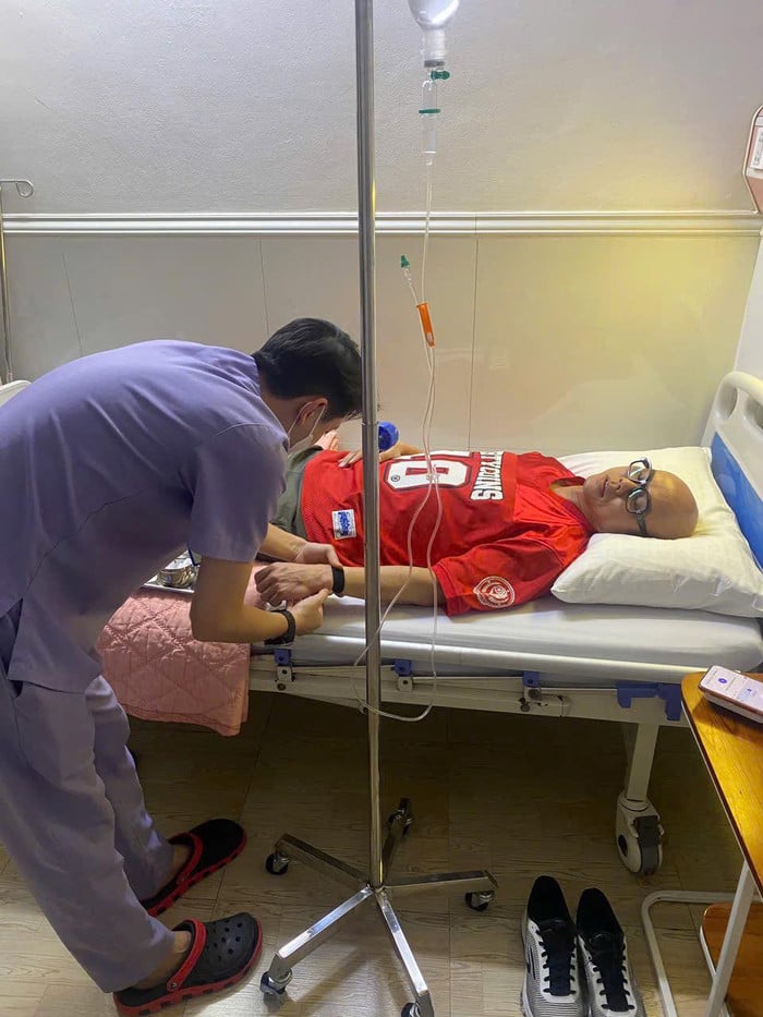 Ca sĩ Phan Đình Tùng nhập viện cấp cứu