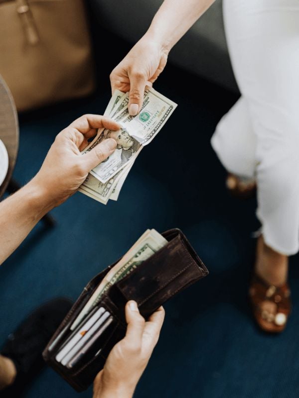 Buổi tối không nên quyết định chuyện tiền bạc quan trọng, hãy quyết định khi tỉnh táo