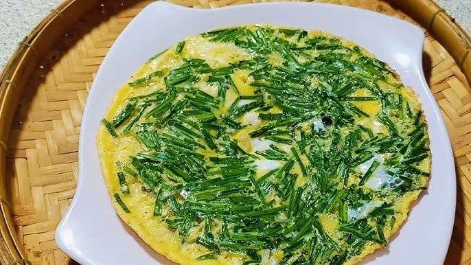 Trứng rán lá hẹ ngon phòng ngừa bệnh K hiệu quả