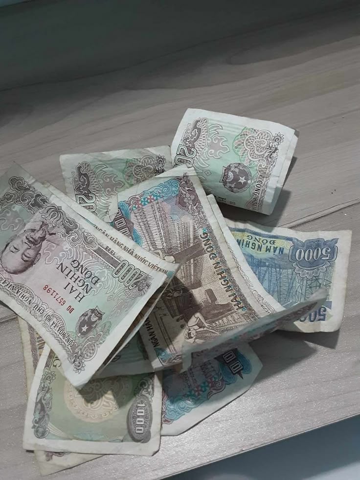 Để tiền lộn xộn lung tung là không giữ vận may