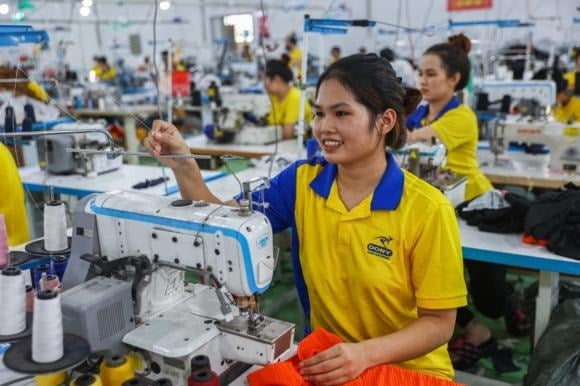 Chỉ còn khoảng một tuần nữa là năm 2025 khép lại và kể từ ngày 1/1/2026, chính sách điều chỉnh tăng lương tối thiểu vùng sẽ chính thức có hiệu lực theo quy định tại Nghị định 293/2025/NĐ-CP.    