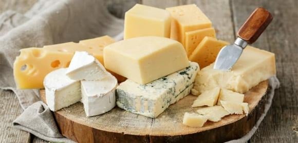 Thực tế, phô mai thường xuất hiện trong các bữa tiệc cuối năm tại phương Tây không phải ngẫu nhiên. 