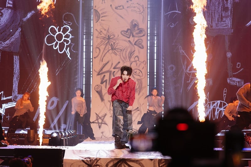 Tiết mục solo _1%_ của Phúc Nguyên đầy cảm xúc, chứng minh danh xưng _all-rounder thế hệ mới_