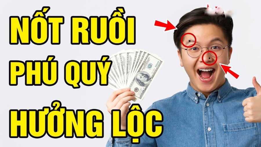 Nốt ruồi nằm trong lòng bàn tay được xem là một trong những dấu hiệu tài lộc rõ ràng nhất. Người có nốt ruồi này thường có khả năng quản lý tài chính tốt, biết kiếm tiền và càng biết giữ tiền.