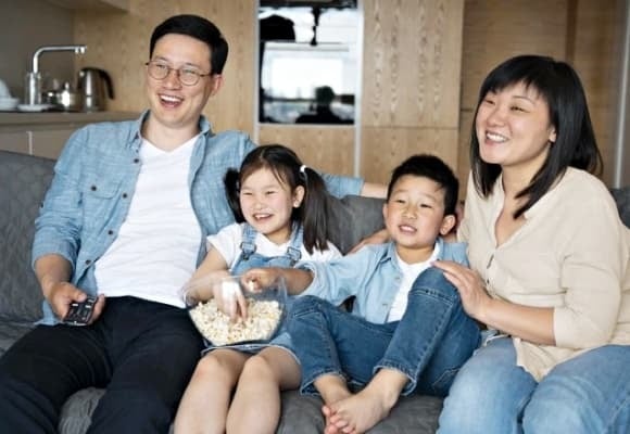 Gia đình không nên trở thành nơi để trút bỏ mọi bức xúc cá nhân lên con cái.