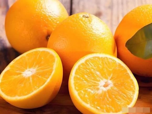 Cam là loại trái cây giàu giá trị dinh dưỡng, có tác dụng thanh nhiệt và bổ sung lượng vitamin C đáng kể cho cơ thể. 