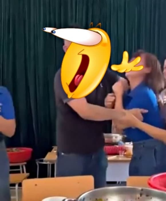 Nhiều người vội quy trách nhiệm cho “buổi họp lớp”. 