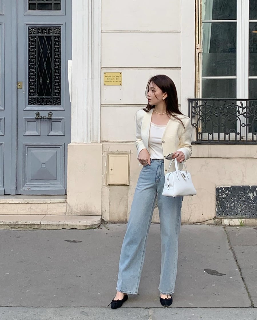 Các mẫu giày hiện nay thường hạn chế chi tiết trang trí, tập trung vào phom dáng gọn gàng và cảm giác dễ chịu khi mang.