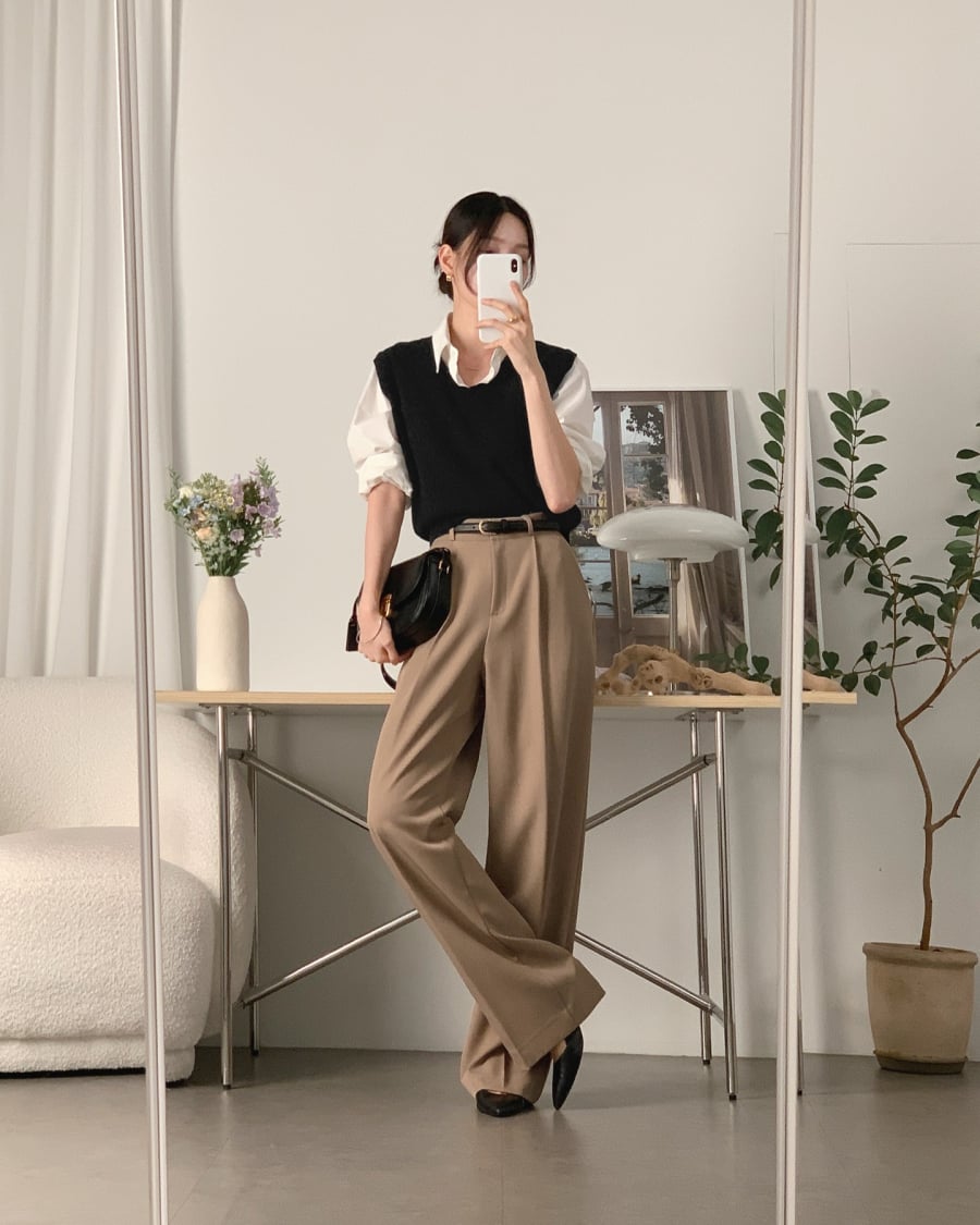 Gam màu trung tính này mang lại cảm giác nhã nhặn, nhẹ nhàng và rất dễ tạo thiện cảm trong môi trường công sở. 