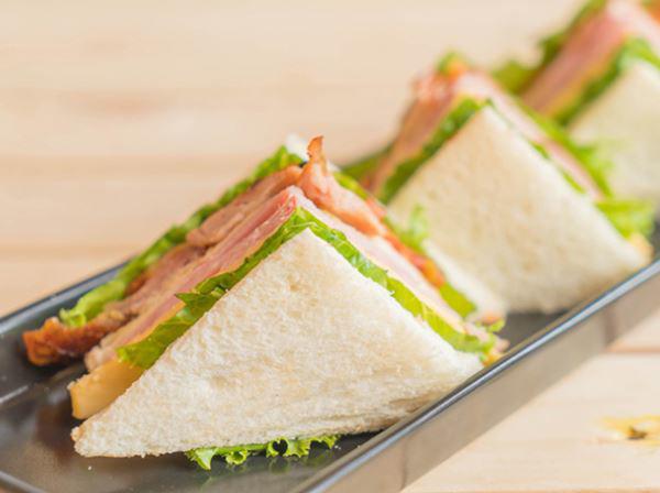 Bánh mì trắng kỵ với người tiểu đường