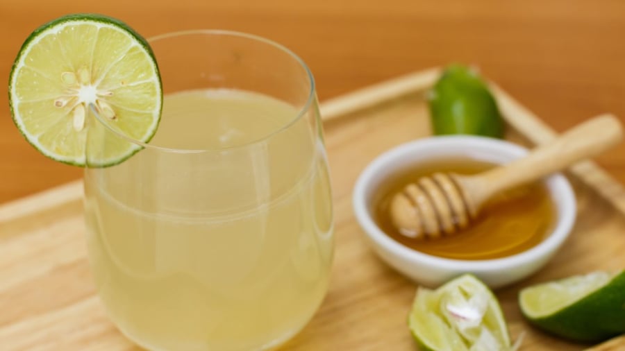 Người có hệ tiêu hóa chậm, hay gặp tình trạng khó tiêu, đầy bụng có thể uống nước chanh ấm sau bữa ăn sáng khoảng 20-30 phút.