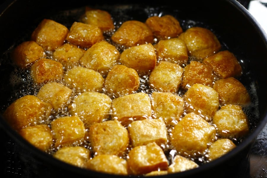 Cách rán đậu lướt ván vàng giòn, thơm nức mũi