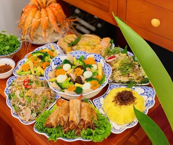 Dù cúng chay hay mặn, lễ vật cần đảm bảo tươi mới, sạch sẽ, không sử dụng thức ăn ôi thiu hay đồ nấu lại từ thực phẩm cũ. 