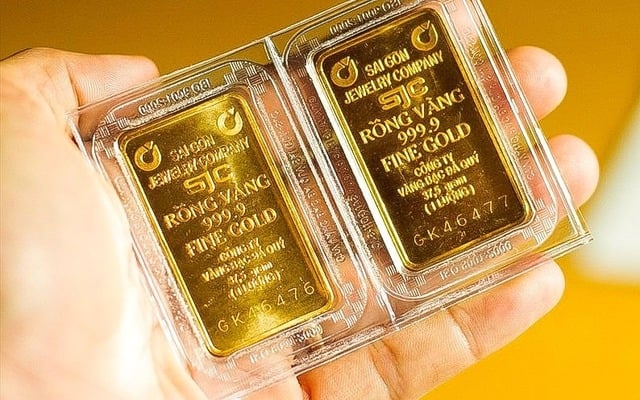 Theo ghi nhận mới nhất, Công ty Vàng bạc Đá quý Sài Gòn (SJC) đã điều chỉnh tăng mạnh giá vàng miếng, hiện niêm yết ở mức 187,2 – 190,2 triệu đồng/lượng.
