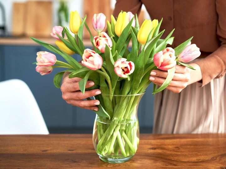 Mẹo cắm hoa cứng cáp, thơm ngào ngạt 1 tuần vẫn tươi như mới