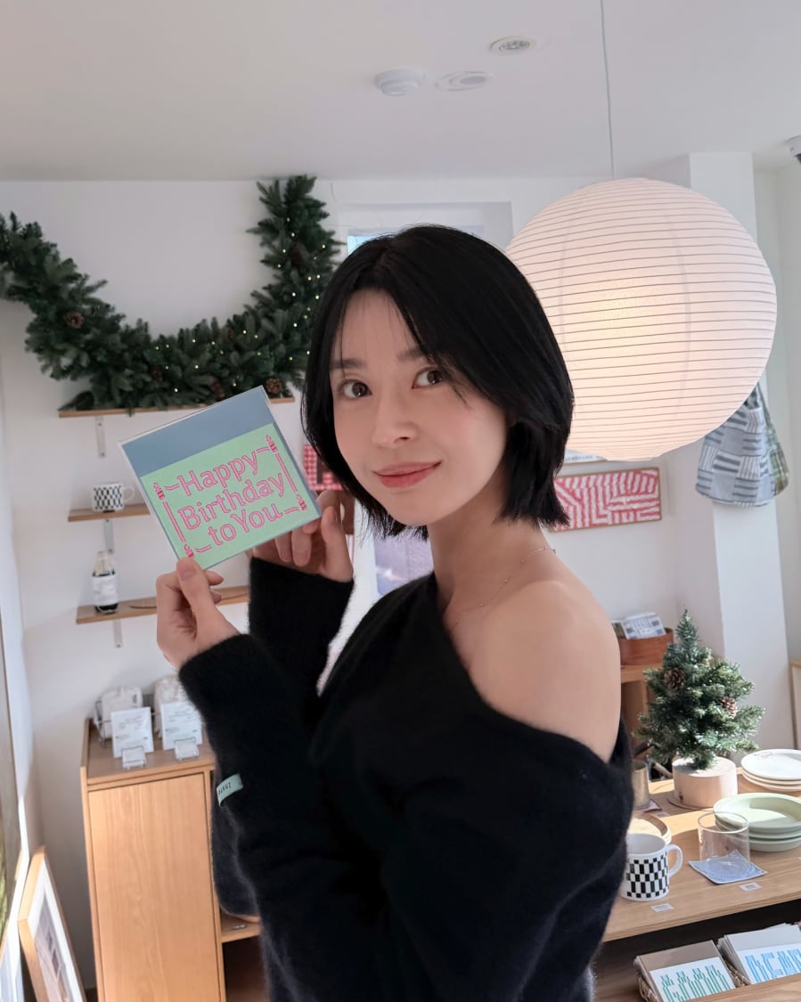 Bob cơ bản phù hợp với nhiều dáng mặt, đặc biệt là mặt tròn và mặt trái xoan, đồng thời không đòi hỏi chăm sóc quá cầu kỳ trong sinh hoạt hằng ngày.