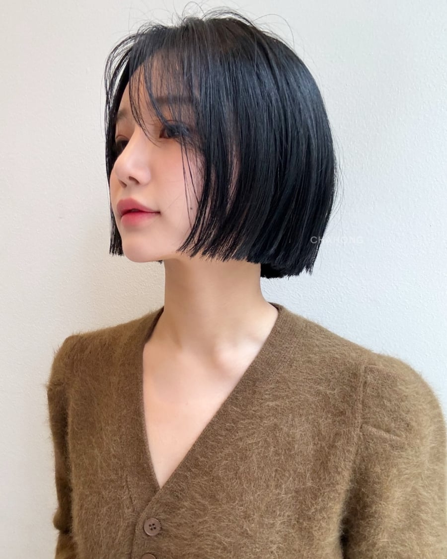 Kiểu tóc này đặc biệt phù hợp với môi trường công sở hoặc những ai theo đuổi phong cách cá tính, tự tin.