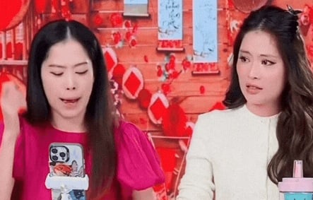 Nam Anh suýt khóc trên livestream bán hàng khi Nam Em ngày càng giận dữ, không kiểm soát được.