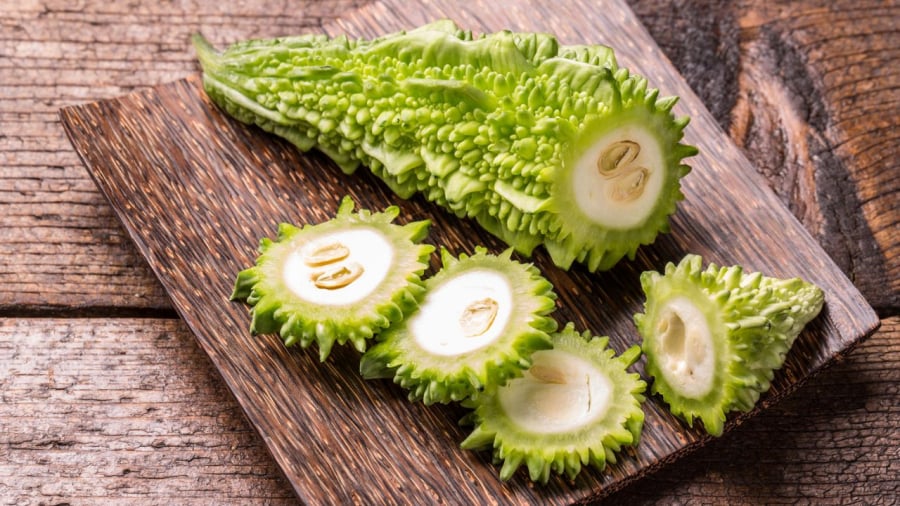 Mướp đắng mang lại nhiều lợi ích cho sức khỏe, giúp hạn chế thèm ăn, ngăn ngừa tích tụ mỡ thừa.