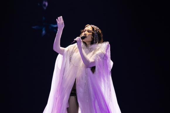 Phương Mỹ Chi xin lỗi sau nghi vấn “đạo nhái” một màn trình diễn của Jennie (BLACKPINK).