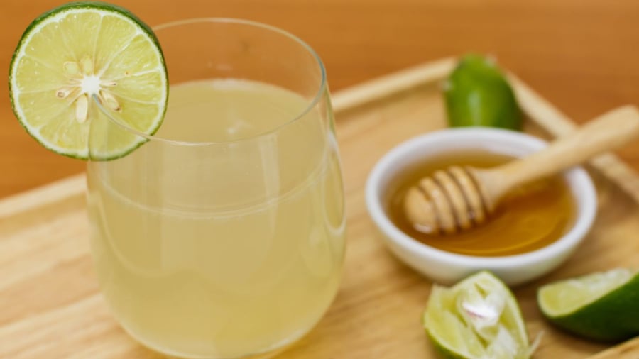 Nước chanh mật ong mang lại nhiều lợi ích cho sức khỏe.