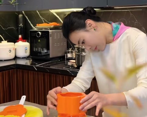 Phương Oanh không còn đeo nhẫn cưới?