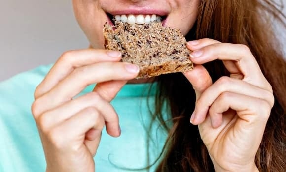 Không chỉ với bánh mì, nhiều nghiên cứu sau đó cũng ghi nhận rằng quá trình nấu chín – làm nguội – hâm nóng lại các thực phẩm giàu tinh bột như cơm, mì ống hay khoai tây đều giúp tăng hàm lượng tinh bột kháng.    