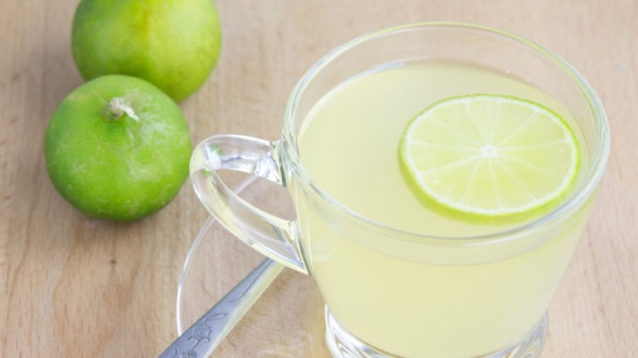 Uống nước chanh trước và sau khi ăn sáng đều có những lợi ích riêng. 