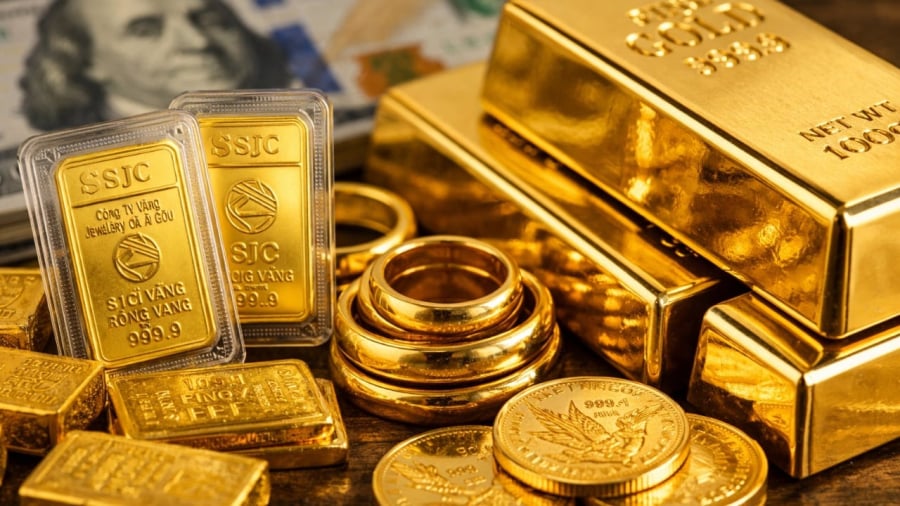 Cùng mức giá trên, vàng miếng SJC tại Công ty Bảo Tín Minh Châu cũng được giao dịch mua vào 173,5 triệu đồng/lượng, bán ra 176,5 triệu đồng/lượng, giảm 700.000 đồng/lượng ở cả hai chiều.