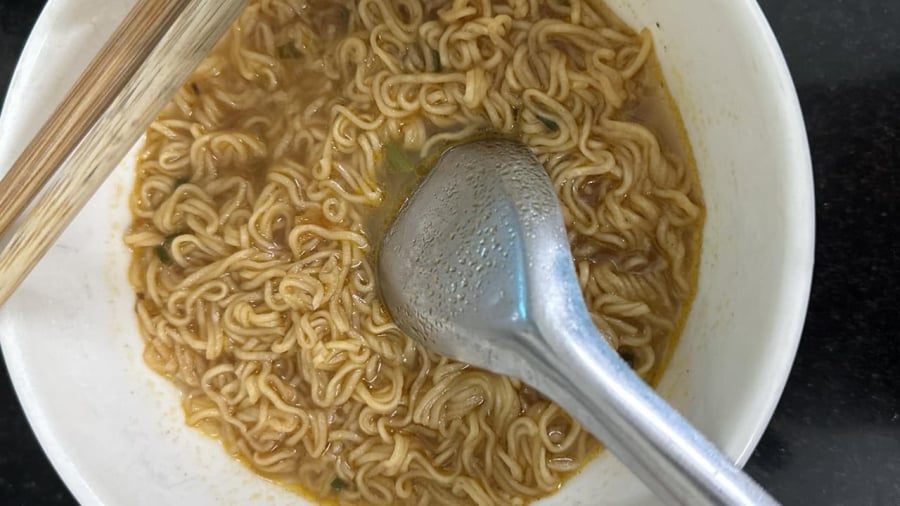 Thường xuyên ăn mì tôm vào bữa sáng, cơ thể có 5 thay đổi lớn