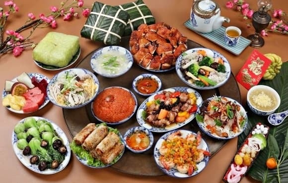 Theo kinh nghiệm truyền thống, rau dùng trong mâm cỗ đầu năm nên được lựa chọn kỹ lưỡng: lá tươi, màu xanh tự nhiên, không dập úa hay héo úng. 