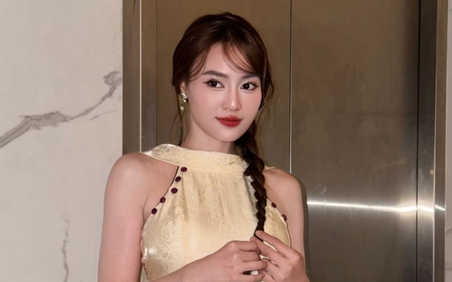 Ninh Dương Lan Ngọc có hành động gâ chú ý khi bạn thân có hành động gây hiểu lầm