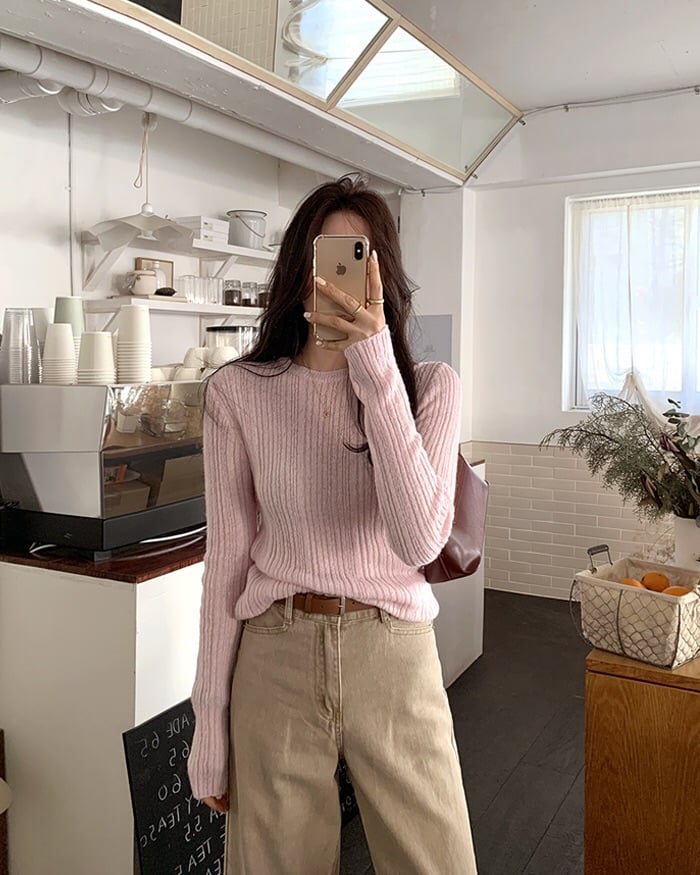 Đây là lựa chọn phù hợp cho những ngày có sự chênh lệch nhiệt độ giữa sáng và trưa, khi nhu cầu giữ ấm và thoáng nhẹ cần được cân bằng.