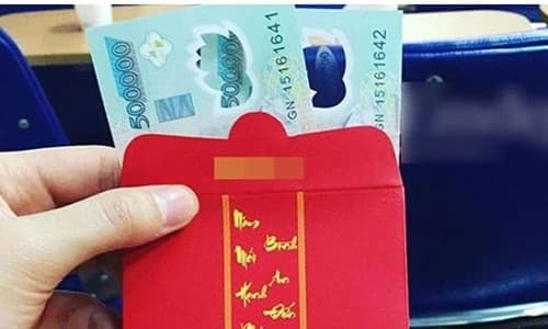 Bao lì xì ngày Tết không chỉ là món quà chúc mừng năm mới mà còn tượng trưng cho tài lộc và phúc lành.