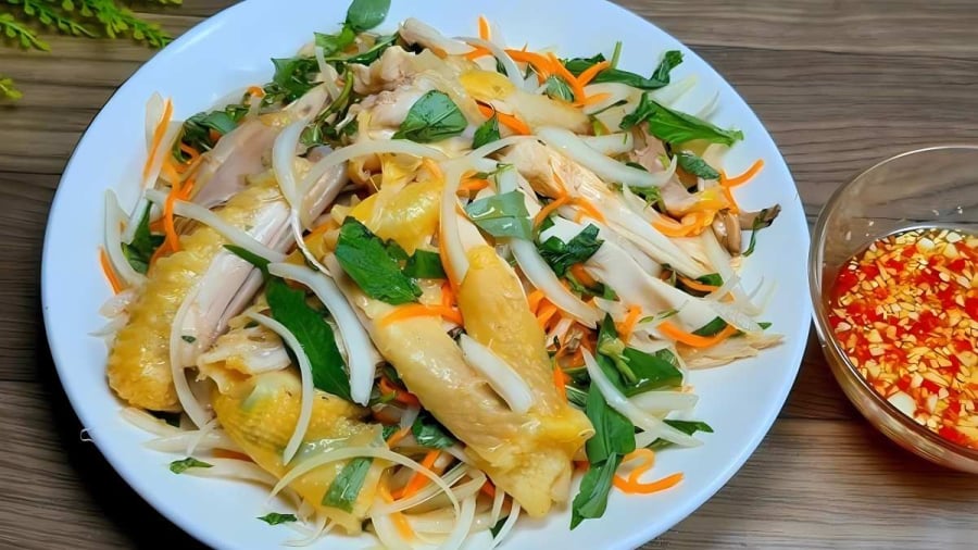 Gà nộm hành tây