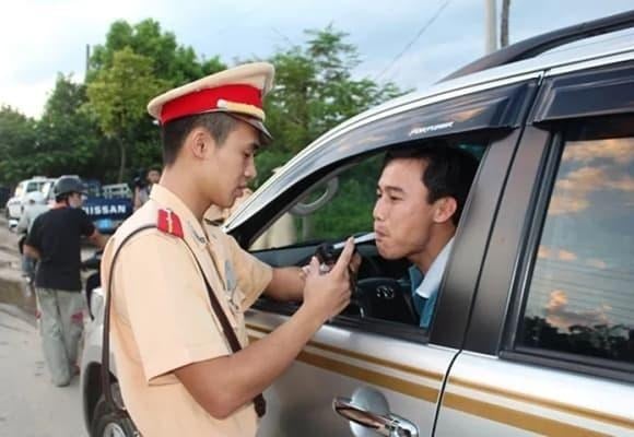 Ngoài tiền phạt và tước bằng lái, phương tiện có thể bị tạm giữ và áp dụng thêm các biện pháp xử lý bổ sung.    