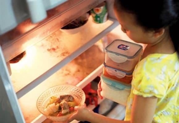 Nhóm đầu tiên là các món thịt đã nấu chín như giò, thịt kho, thịt hầm, chân giò om… 