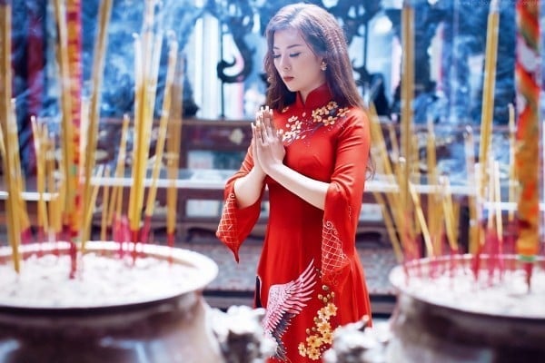 Thắp nhang nên chọn bao nhiêu cây mới đúng: Chuyên gia phong thủy chỉ con số chính xác 19 thap huong bao cay