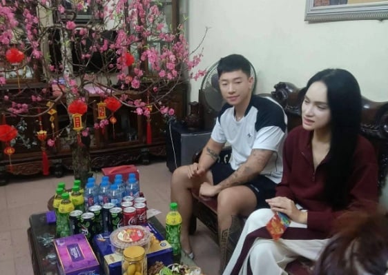 Hoa hậu Hương Giang ra mắt nhà bạn trai?  