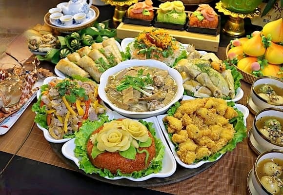 Rằm tháng Giêng (15 tháng 1 âm lịch), còn gọi là Tết Nguyên Tiêu, là đêm trăng tròn đầu tiên của năm mới. 