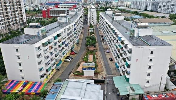 Tại cuộc họp, người đứng đầu Chính phủ cho biết năm 2025, Chính phủ đã quyết liệt chỉ đạo và ban hành nhiều giải pháp tháo gỡ vướng mắc, thúc đẩy thị trường bất động sản, đặc biệt là phân khúc nhà ở xã hội.