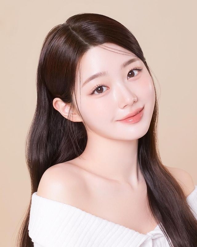  Sử dụng sản phẩm làm sạch dịu nhẹ, phù hợp loại da và tránh lạm dụng tẩy tế bào chết là cách duy trì lớp sừng khỏe mạnh.