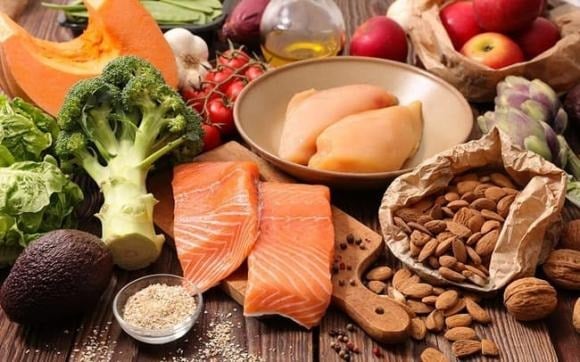 Để kiểm soát mỡ bụng và bảo vệ sức khỏe, các chuyên gia khuyến nghị cần điều chỉnh lối sống theo hướng lành mạnh hơn.    