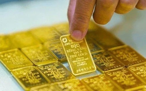 Sáng 8.3, giá vàng miếng tại SJC được niêm yết mua vào 182 triệu đồng/lượng và bán ra 185 triệu đồng, giảm 2 triệu đồng so với cuối tuần trước. 