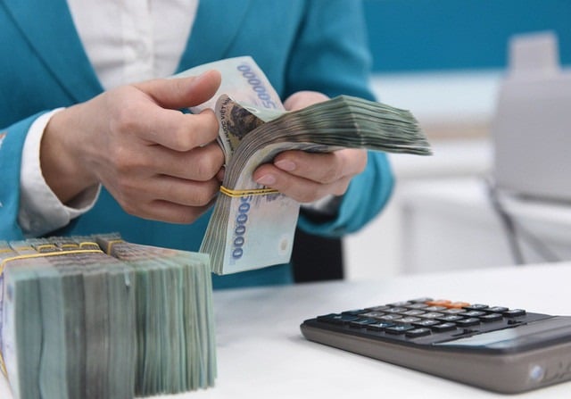 Theo Phó Thủ tướng, nếu quá trình cải cách và tinh gọn tổ chức bộ máy được thực hiện hiệu quả, cùng với việc đổi mới mô hình tăng trưởng và thúc đẩy kinh tế phát triển ở mức cao hơn, nguồn thu ngân sách sẽ được cải thiện, tạo điều kiện thuận lợi cho việc tiếp tục cải cách tiền lương.    