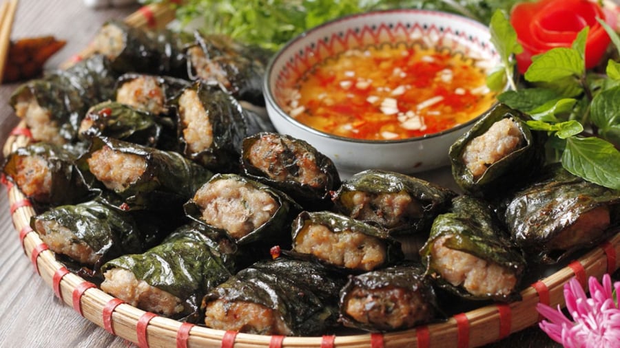 Chả xương sông có mùi thơm đặc trưng vô cùng hấp dẫn.